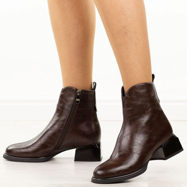 Brązowe skórzane botki damskie na obcasie Cambell 55319. Brązowe botki Cambell, na jesień, bez wzorów, z jeansu, z okrągłym noskiem, bez obcasa, na obcasie, bez zapięcia. W wyprzedaży za 278.07 zł.