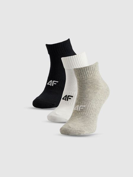 4F Skarpetki krótkie (3-pack) damskie - multikolor 39-42. Skarpety 4f, bez wzorów, z bawełny. W wyprzedaży za 39.99 zł.