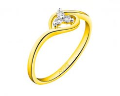 Pierścionek z żółtego złota z brylantami - 0,05 ct - próba 375. Żółte pierścionki Apart, z brylantem, złote. W wyprzedaży za 973.00 zł.