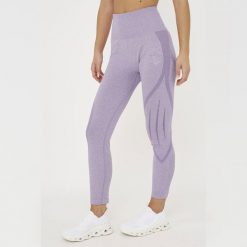 Legginsy fitness damskie leslie liliowe. Czerwone legginsy LEGEA, bez wzorów, z elastanu, z podwyższonym stanem. W wyprzedaży za 97.00 zł.