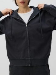 Rozpinana bluza z kapturem - jasnoszary. Szare bluzy Reserved, l, bez wzorów, z bawełny, z kapturem. W wyprzedaży za 49.99 zł.