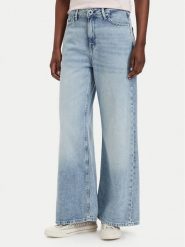 Guess Jeansy W6GA82 D0697 Niebieski jasny Relaxed Fit. Niebieskie jeansy Guess, z aplikacjami. Za 524.99 zł.