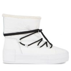 Śniegowce Calvin Klein Jeans. Białe kozaki Calvin Klein Jeans, z jeansu. Za 749.99 zł.