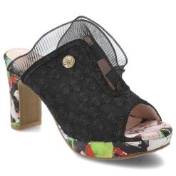 Czarne Klapki Laura Vita Eleganckie Obuwie Damskie. Czarne klapki Laura Vita, bez wzorów, z koronki, bez obcasa, na obcasie. Za 349.00 zł.