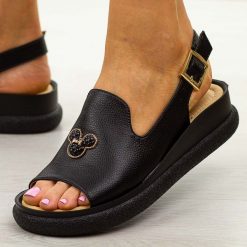 Czarne skórzane sandały damskie Vinceza 66757. Czarne sandały VINCEZA, z aplikacjami, z jeansu, boho, bez obcasa, na platformie, bez zapięcia. Za 199.00 zł.