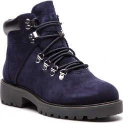 Trapery VAGABOND - Kenova 4457-040-67 Indigo. Niebieskie trapery i śniegowce Vagabond, z futra. W wyprzedaży za 369.00 zł.