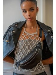 Abaco Skórzana saszetka "Lyat" w kolorze czarnym - 32,5 x 13,5 x 7 cm rozmiar: onesize. Czarne torby na ramię Abaco, bez wzorów, z materiału, sportowe, przez ramię, bez dodatków. Za 275.40 zł.