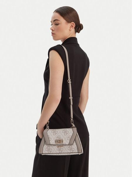 Guess Torebka Karnilla HWOS99 01190 Beżowy. Brązowe torebki klasyczne Guess, z aplikacjami, ze skóry, bez dodatków. Za 589.99 zł.