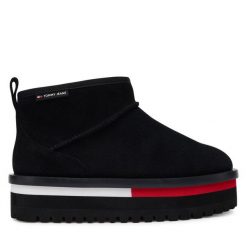 Śniegowce Tommy Jeans. Czarne trapery i śniegowce Tommy Jeans, z jeansu. Za 649.99 zł.