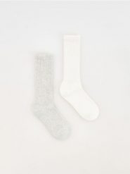 Skarpetki 2 pack - jasnoszary. Szare skarpety Reserved, bez wzorów. W wyprzedaży za 12.99 zł.