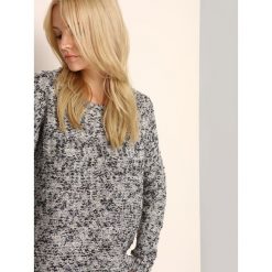 SWETER DŁUGI RĘKAW DAMSKI. Szare golfy TOP SECRET, bez wzorów, z dzianiny, bez ramiączek. W wyprzedaży za 49.99 zł.
