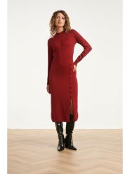 Smashed Lemon Sukienka dzianinowa w kolorze bordowym rozmiar: M. Czerwone sukienki Smashed Lemon, m, bez wzorów, z dzianiny, bez kołnierzyka, bez ramiączek, midi. Za 143.99 zł.