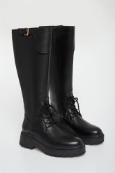 Kozaki skórzane LIU JO. Kozaki Liu Jo, bez obcasa, bez zapięcia. Za 959.00 zł.