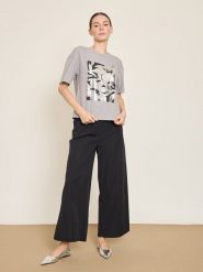 BGN Koszulka w kolorze szarym rozmiar: 34. Szare bluzki BGN, bez wzorów, bez kołnierzyka, bez ramiączek. Za 56.99 zł.