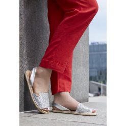 Srebrne Espadryle Theory Of Mind. Szare espadryle Born2be, bez wzorów, z materiału, bez obcasa, na płaskiej podeszwie, bez zapięcia. Za 49.99 zł.