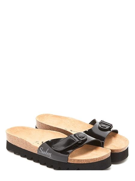Sunbay Klapki w kolorze czarnym rozmiar: 39. Czarne klapki Sunbay, bez wzorów, z otwartym noskiem, bez obcasa, na platformie. Za 159.95 zł.