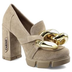 Półbuty damskie Carinii, wsuwany fason typu mokasyny cholewka ze skóry naturalnej zamszowej masywna platforma wysoki stabilny obcas typu słupek ozdob. Brązowe mokasyny Carinii, na lato, bez wzorów, ze skóry, bez obcasa. Za 329.00 zł.