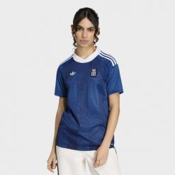 Koszulka wyjazdowa Grecja 26. Niebieskie bluzki Adidas, bez wzorów, sportowe, bez kołnierzyka, bez ramiączek. Za 439.00 zł.