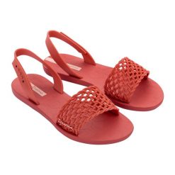 Sandały damskie Ipanema Breezy Sandal. Czerwone sandały Ipanema, bez wzorów, sportowe, bez obcasa, bez zapięcia. Za 75.99 zł.