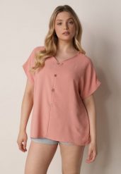 Różowa Bluzka z Bawełną o Nietoperzowym Kroju z Guzikami Mistwin. Czerwone bluzki Born2be, l, bez wzorów, z bawełny, klasyczne, bez kołnierzyka, bez ramiączek. Za 49.99 zł.