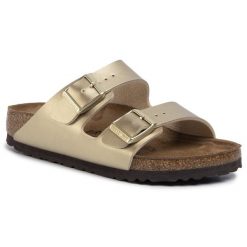 Klapki Birkenstock. Żółte klapki Birkenstock, bez wzorów, bez obcasa. Za 319.99 zł.