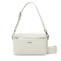 Torebka Calvin Klein. Torebki klasyczne Calvin Klein, bez wzorów, bez dodatków. Za 289.99 zł.