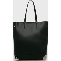 Calvin Klein - Torebka. Czarne torby na ramię Calvin Klein, bez wzorów, z materiału, casualowe, do ręki, duże, bez dodatków. W wyprzedaży za 439.90 zł.