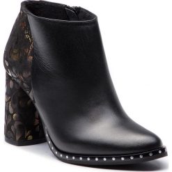 Botki SERGIO BARDI - Fratte FW127365518HB 636. Czarne botki Sergio Bardi, bez wzorów, z nubiku, bez obcasa, bez zapięcia. W wyprzedaży za 249.00 zł.