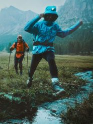4F Kurtka trekkingowa przeciwdeszczowa membrana 20000+ damska - niebieska XS. Niebieskie kurtki sportowe 4f, m, bez wzorów, z materiału, bez kaptura, trekkingowe, primaloft. Za 799.99 zł.