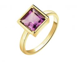 Złoty pierścionek z ametystem. Żółte pierścionki Apart, z ametystem, złote. Za 2,119.00 zł.