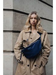 Maison héritage PARIS Saszetka "Rachel" w kolorze granatowym - 34 x 17 cm rozmiar: onesize. Niebieskie torby na ramię Maison héritage PARIS, bez wzorów, z materiału, sportowe, przez ramię, bez dodatków. Za 312.52 zł.