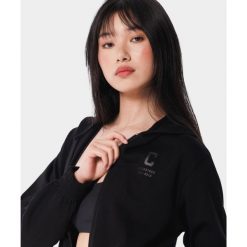 Rozpinana bluza sportowa dla kobiet Carpatree Varsity Chic. Czarne bluzy Carpatree, bez wzorów, bez kaptura. Za 269.99 zł.