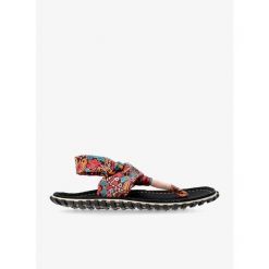 Sandały turystyczne damskie Gumbies Slingback Sandals. Czerwone sandały Gumbies, bez wzorów, sportowe, bez obcasa, bez zapięcia. Za 118.32 zł.
