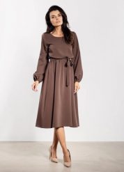 Elegancka sukienka rozkloszowana z długim rękawem brązowa. Brązowe sukienki Infinite You, do pracy, l, bez wzorów, z materiału, biznesowe, bez kołnierzyka, bez ramiączek, midi, dopasowane. Za 309.00 zł.