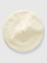 Benetton Czapka w kolorze kremowym rozmiar: onesize. Brązowe czapki Benetton, bez wzorów, ze skóry. Za 66.00 zł.