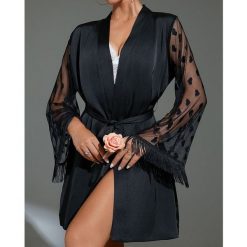 Szlafrok z transparentnymi rękawami na wieczory i relaks Audrie. Białe szlafroki Intica, m, bez wzorów, z tkaniny, bez ramiączek, bez kaptura. Za 129.00 zł.