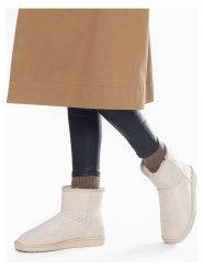 ISLAND BOOT Botki zimowe "Stela" w kolorze kremowym rozmiar: 39. Brązowe botki Island Boot, na zimę, bez wzorów, z materiału, bez obcasa, bez zapięcia. Za 145.60 zł.