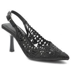 Sandały damskie S.Barski, cholewka ze skóry ekologicznej ażurowa konstrukcja z wycięciami na stabilnej szpilce, czarne, SR61-0106. Czarne sandały S.BARSKI, w ażurowe wzory, ze skóry ekologicznej, bez obcasa, na obcasie, bez zapięcia. Za 209.00 zł.