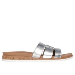 Sandały damskie Skechers Bobs Desert Kiss Low-Peak Look. Czarne sandały Skechers, bez wzorów, sportowe, bez obcasa, bez zapięcia. Za 256.50 zł.