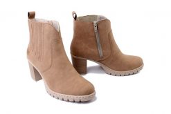 RIEKER Y2571-20 brown, botki damskie. Brązowe botki Rieker, bez wzorów, bez obcasa, na obcasie, bez zapięcia. Za 311.41 zł.