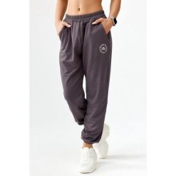 Spodnie dresowe sportowe dla kobiet Rough Radical Pery. Szare obuwie sportowe ROUGH RADICAL, s, bez wzorów, z dresówki, na fitness i siłownię. W wyprzedaży za 135.92 zł.