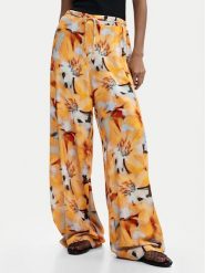 Desigual Spodnie materiałowe Pant Preston 26SWPW38 Pomarańczowy Relaxed Fit. Brązowe spodnie materiałowe Desigual, m, bez wzorów, z materiału. Za 429.99 zł.