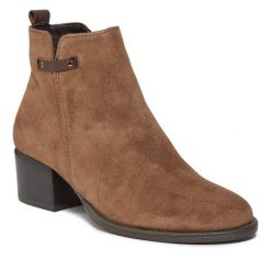 Botki Tamaris. Brązowe botki Tamaris, bez wzorów, bez obcasa, na słupku, bez zapięcia. Za 499.99 zł.