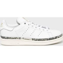 Adidas Originals - Buty Stan Smith New Bold. Białe obuwie sportowe Adidas Originals, z materiału, bez zapięcia. W wyprzedaży za 359.90 zł.