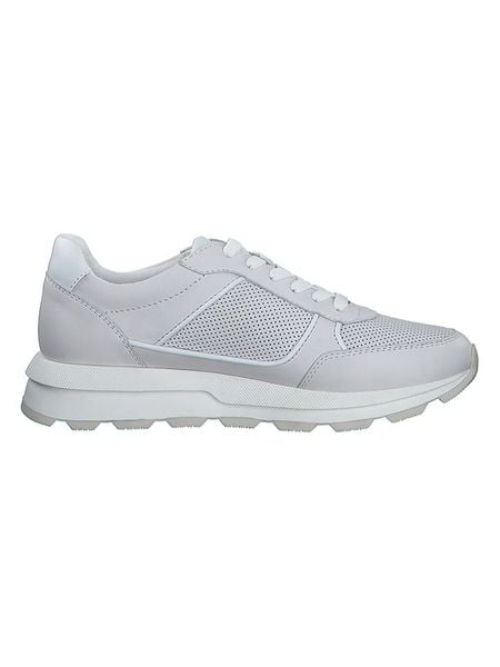S.Oliver Sneakersy w kolorze białym rozmiar: 36. Białe trampki S.Oliver, bez wzorów, z materiału, bez zapięcia. Za 144.95 zł.