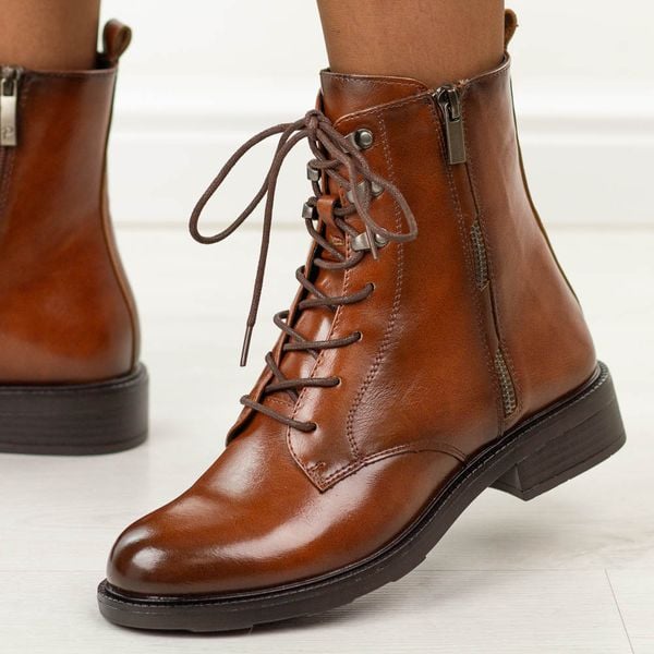 Brązowe płaskie botki damskie Potocki 12831. Brązowe botki POTOCKI, na jesień, bez wzorów, z dzianiny, z okrągłym noskiem, bez obcasa, na płaskiej podeszwie, bez zapięcia. Za 249.00 zł.