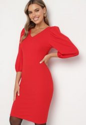 Czerwona Dopasowana Sukienka z Dekoltem w Serek Zinnaira. Czerwone sukienki Born2be, do pracy, l, bez wzorów, biznesowe, bez kołnierzyka, bez ramiączek, midi, dopasowane. Za 109.99 zł.