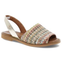 Złote Sandały Armodo Płaskie Obuwie Damskie. Żółte sandały Armodo, bez wzorów, eleganckie, bez obcasa, na płaskiej podeszwie, bez zapięcia. Za 260.99 zł.
