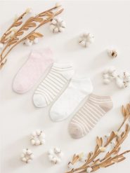 Skarpetki 4 pack - wielobarwny. Skarpety Sinsay, bez wzorów. Za 9.99 zł.