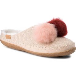 Kapcie TOMS - Ivy 10012486 Rose Cloud Multi. Obuwie domowe marki Toms. W wyprzedaży za 189.00 zł.